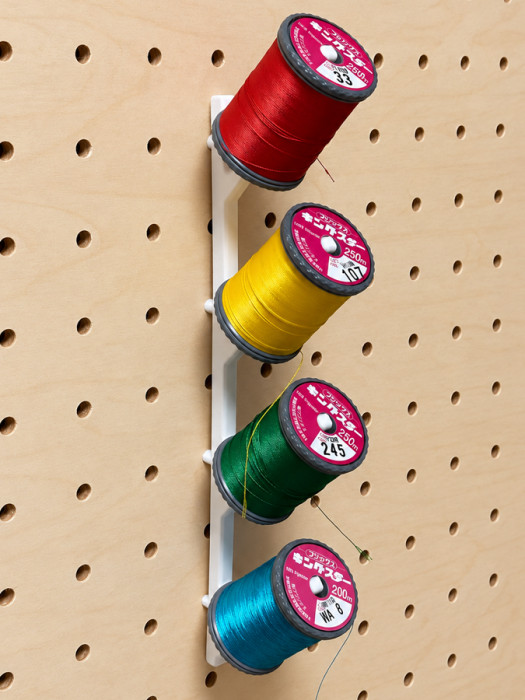 THREAD RACK|有孔ボード用 ミシン糸・糸巻きホルダー 4本掛け