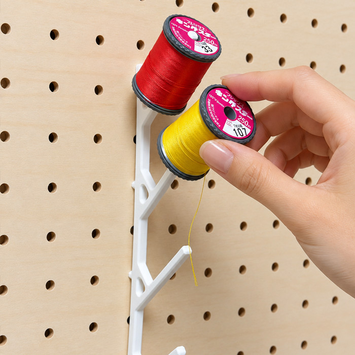 THREAD RACK|有孔ボード用 ミシン糸・糸巻きホルダー 4本掛け