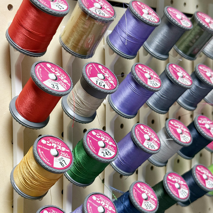 THREAD RACK|有孔ボード用 ミシン糸・糸巻きホルダー 4本掛け